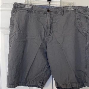 Men’s lucky brand linen shorts.